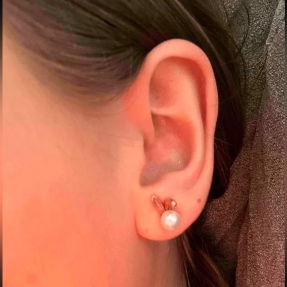 🐰 Bunny Pearl Earrings 🐰 - Picture 5 of 5